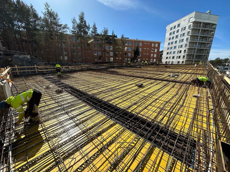 Puustellinhuippu parkkihalli